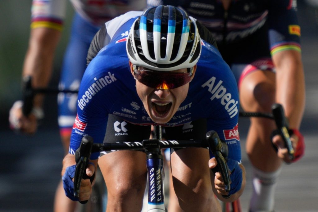 Tour de Francia: Jasper Philipsen gana la etapa 15 / Día de pesadilla para el Jumbo-Visma, equipo del líder Jonas Vingegaard
