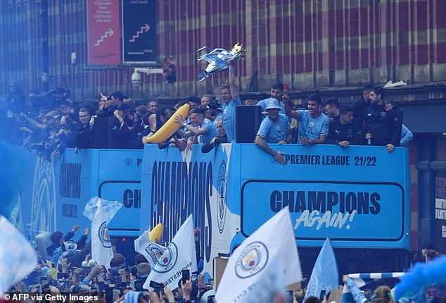 ANTES DEL PARTIDO: El Manchester City podría cancelar sus planes de desfile si pierde la final de la Liga de Campeones