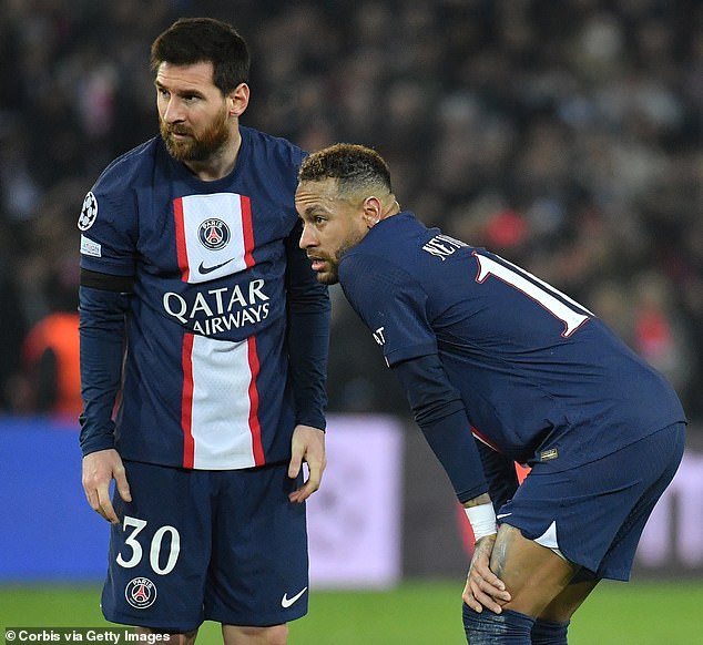 Neymar insiste en que él y Lionel Messi “pasaron por el INFIERNO” juntos en el PSG antes de sus salidas de verano… pero la leyenda del Arsenal Robert Pires responde a la pareja, tachándolos de “llorones”.