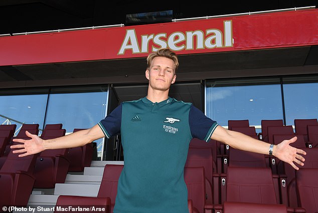 Martin Odegaard se convierte en el jugador mejor pagado del Arsenal al firmar su capitán un nuevo contrato de cinco años con un enorme aumento de sueldo.
